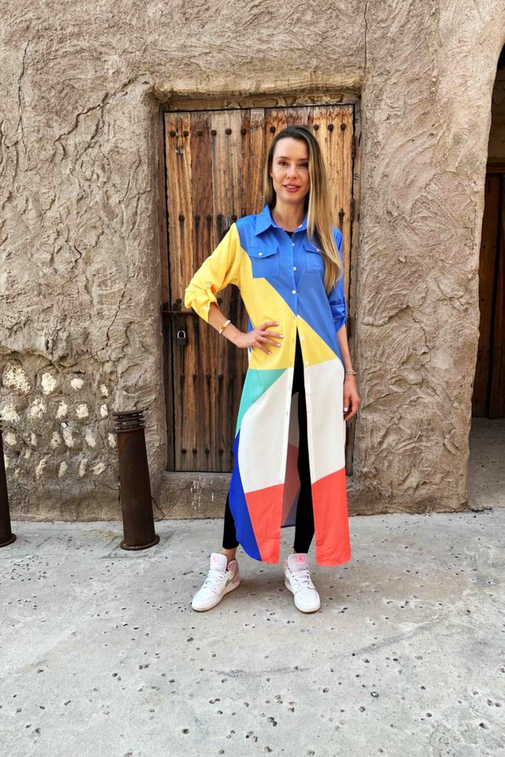 Fusion of Art Abaya Dress .فستان عباءة بتصميم فني متجانس.عبايات ملونة.
